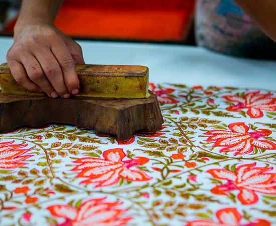 Traditional fabric printing in India. Source: kalcutta / Adobe Stock.