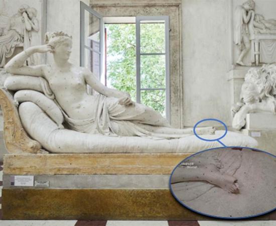 Damaged 19th century sculpture of Paolina Bonaparte by Antonio Canova      Source: Gypsotheca Antonio Canova Museum (Inset, Carabinieri Treviso)