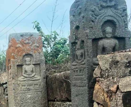 The Jain sculptures found at Moinabad, Hyderabad, India. Figures show a spiritual teacher of the dharma, seated in meditation and the top part adorned with Keerthimukhas. Source: E. Sivanagireddy/ The Hindu
