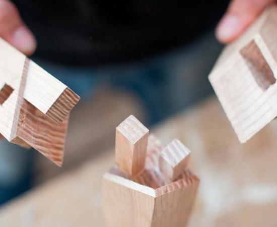 Japanese carpentry miyadaiku. Source: Fergus Coyle / Adobe Stock.