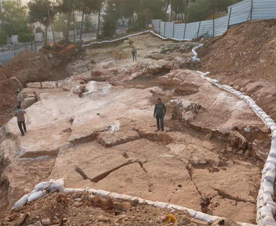The Har Hozvim Jerusalem quarry: one part of a huge stone quarry that was likely three or four times larger. This quarry supplied many enormous stones for King Herod’s Second Temple era building spree.