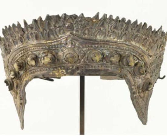 A crown from the Khmer Crown jewel collection that has been returned to Cambodia.	Source: Cambodian Minister of Culture and Fine Arts