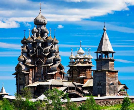 Wooden churches on island Kizhi on lake Onega, Russia. Source: Mikhail Markovskiy / Adobe Stock.