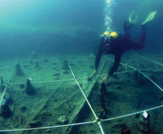 Underwater excavation of the site of La Marmotta in Lake Bracciano.  Source: Museo delle Civiltà-Mario Mineo/Antiquity Publications Ltd