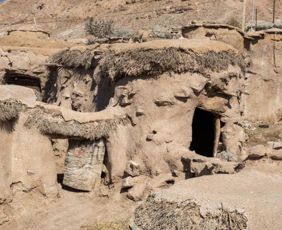 Makhunik, Iran