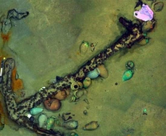 A 13-foot anchor found by the Ottoman shipwreck.   Source: ©Enigma Recoveries
