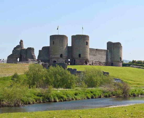9,000-Year-Old Camping Hotspot Found Near Welsh Castle 