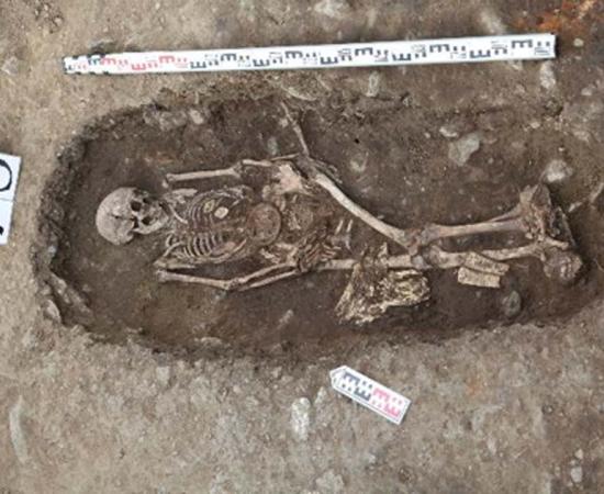Two female graves were found. Researchers believe one was an Amazon like warrior woman and the other was a wealthy lady. Source: Artur Kharinsky/The Siberian Times