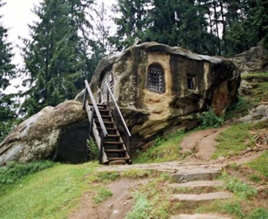 Saint Daniel’s rock hewn house, Putna
