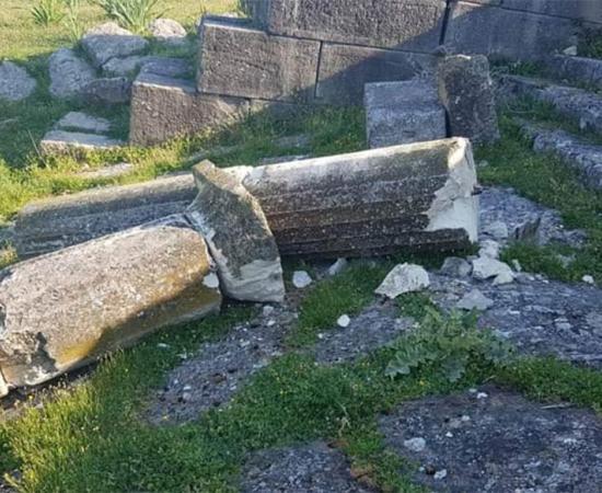 Destroyed marble column at the monumental fountain at the ancient city of Apollonia in Albania. Source: Himara