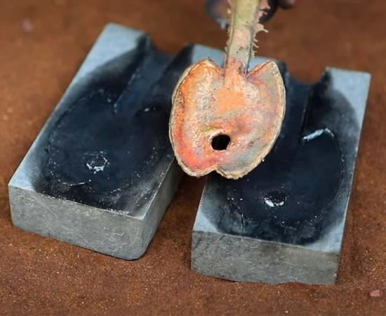 Must Farm razor. Source: YouTube Screenshot / AncientCraftUK.