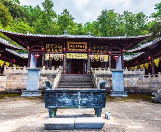 Nanzhao Tahu Temple, Weibaoshan Mountain, Dali, Yunnan, China. Source: hu/Adobe Stock               