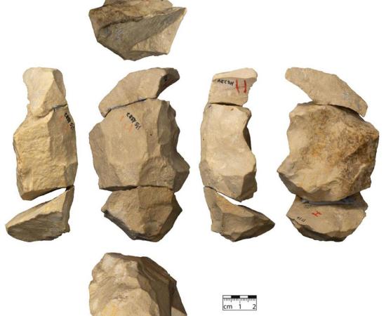 Middle Paleolithic flint cores from the Sontheim Neanderthal hunters camp in southwest German: By reassembling the original flint stone, the research team was able to understand the Neanderthal’s branched production concept.		Source: University of Tübingen