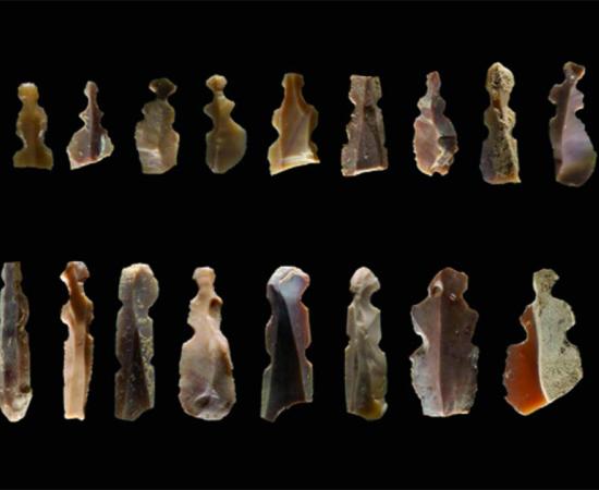 Bladelets and flakes with two pairs of notches interpreted as Neolithic figurines. Source: Kharaysin archaeological team / Antiquity Publications Ltd
