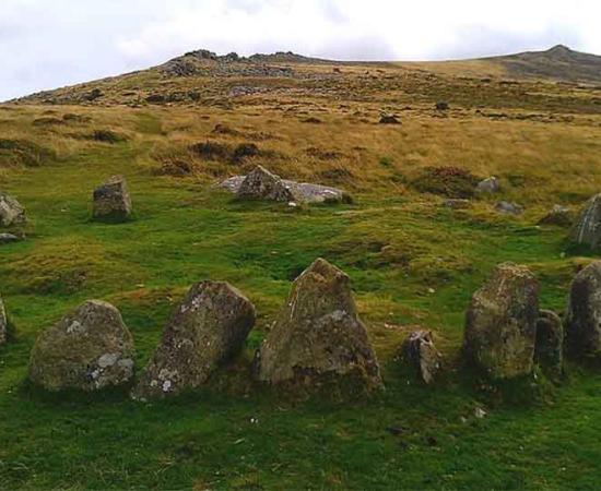 The Nine Maidens on Belstone. Source: Ethan Doyle White / CC BY-SA 4.0.