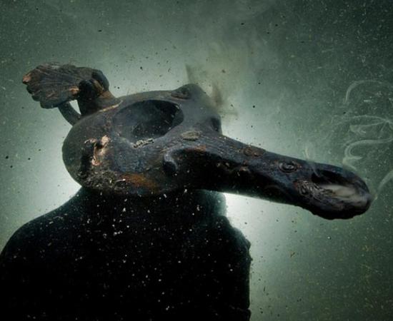 Oil lamp discovered in the submerged ruins of Thonis-Heracleion, Alexandria, Egypt (Cristoph Gerigk) 