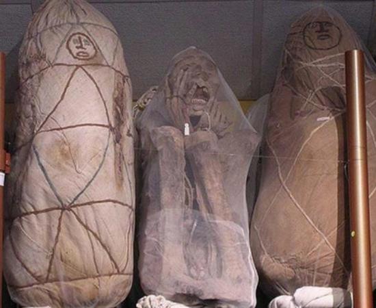 Three of the mummies Leymebamba at the museum.