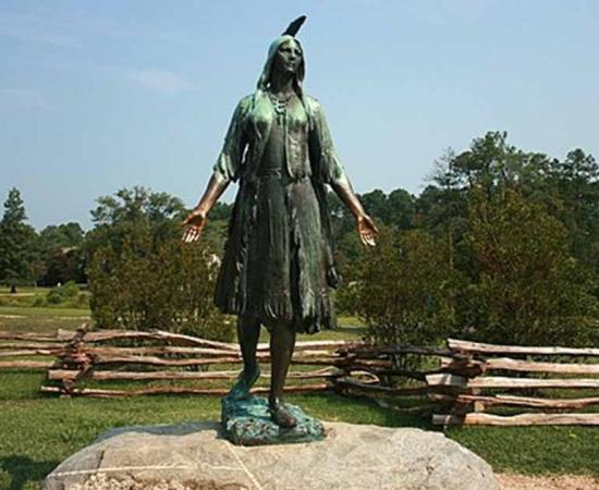 Photograph of the Pocahontas statue in Historic Jamestown, Virginia, USA.                            Source: I, Rolfmueller/CC BY-SA 3.0