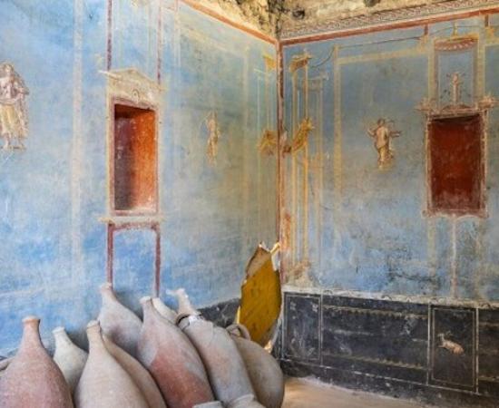The "Blue Room" sacrarium in Regio IX of Pompeii.