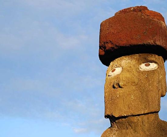 Tahai - Ahu Ko Te Riku, moai adorned with a pukao.