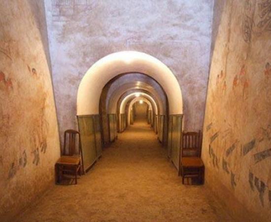 Qianling - the Mausoleum of the Heavenly Hexagram