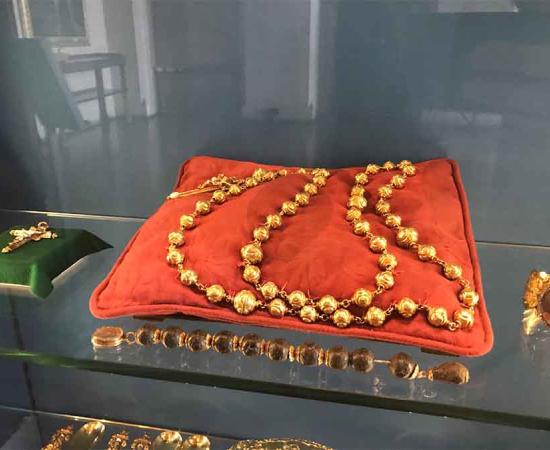 Queen Mary’s rosary beads were on display at Arundel Castle until until successfully stolen recently. Source: © Arundel Castle