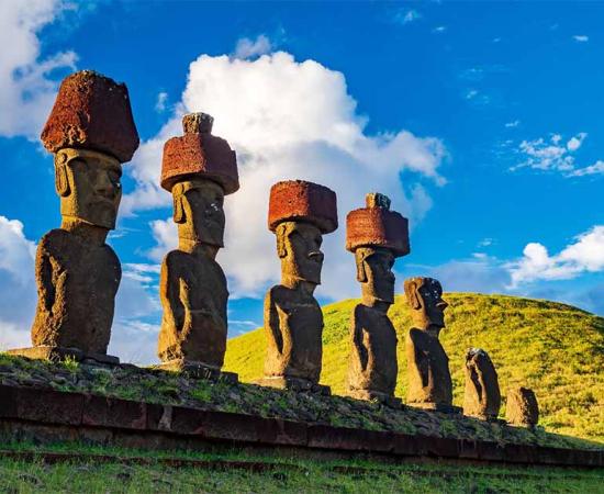 The foodstuffs found on the obsidian blades at Anakena in Rapa Nui suggest the islanders made the voyage to South America and returned. Source: F.C.G. / Adobe Stock.