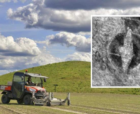 The Viking ship was found by georadar at Viksletta right next to the monumental Jell Mound in Østfold. 