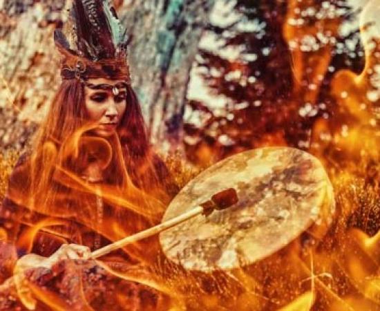 Representation of a young shaman woman.	Source: jozefklopacka/Adobe Stock
