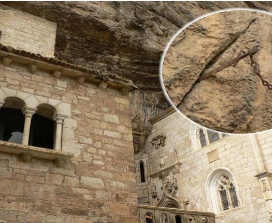 Rocamadour, France, with Durandal in position in the rock, before it vanished.	Source: Patrick Clenet/CC BY-SA 3.0