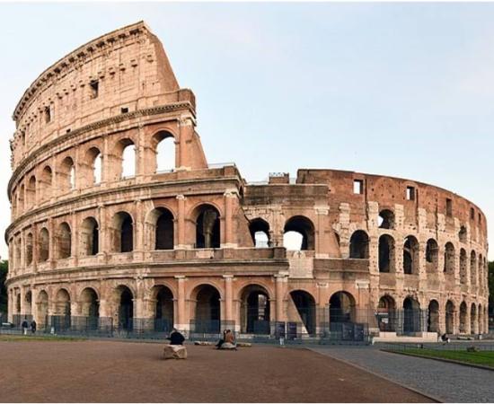 : Roman Colosseum.	Source:	FeaturedPics/CC BY-SA 4.0