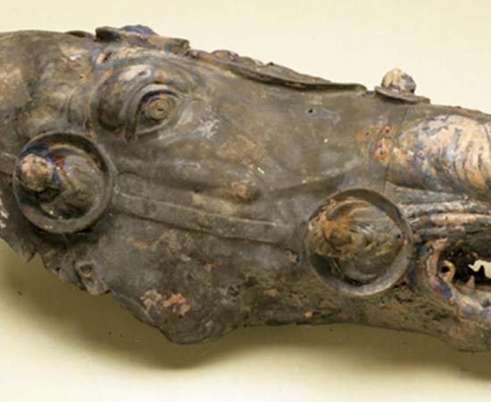 Photo of the Roman horse's head pre-restoration.