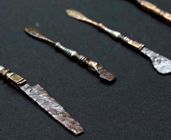 Some of the comprehensive set of Roman medical tools discovered in doctors tomb in Hungary. Source: ELTE BTK