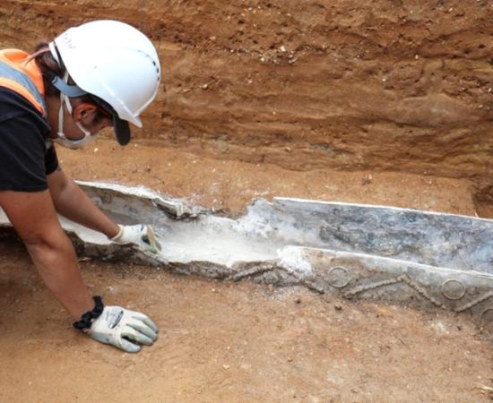 Excavation of the elite Roman lady’s coffin in Colchester