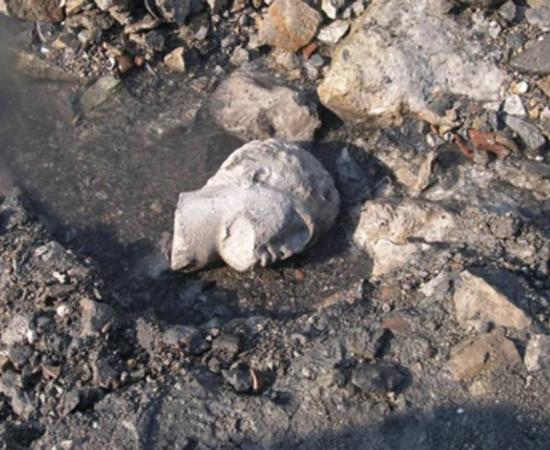 Discovered at the Salamis ruins, a marble head from an ancient Greek statue. Source: Maraba / Greek Ministry of Culture.