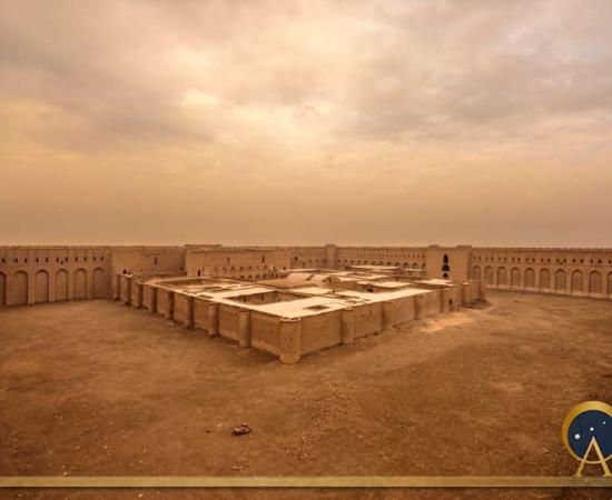 Fortress of Al-Ukhaidir or Abbasid palace of Ukhaider in Iraq. Panoramic view from the ramparts ( Janos / Adobe Stock)