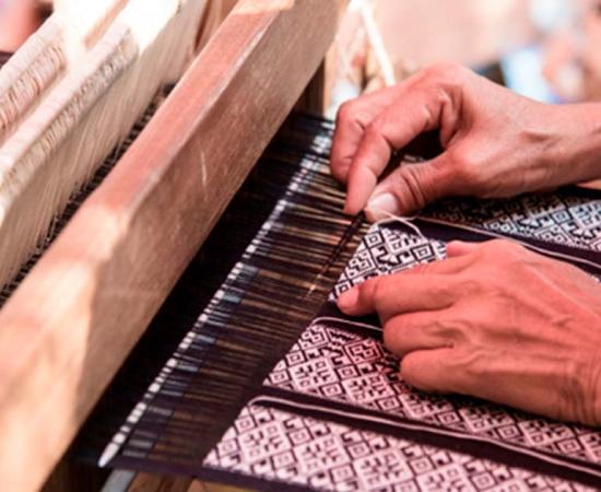 Sari weaving. Source: ananaline / Adobe Stock.