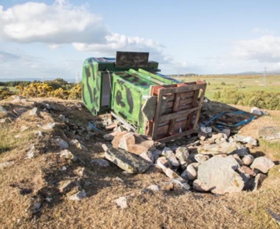 The hide constructed on top of the Neolithic cairn. 