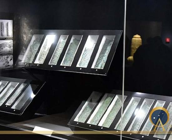 Strips of the Copper Dead Sea Scroll at the Jordan Museum, from Qumran Cave 3, 1st century AD (Osama Shukir Muhammed Amin /CC BY-SA 4.0)