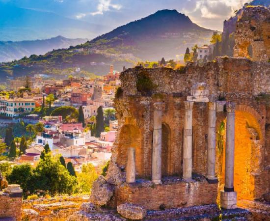 The Ruins of Taormina Theater, Sicily (romas_ph / Adobe Stock)