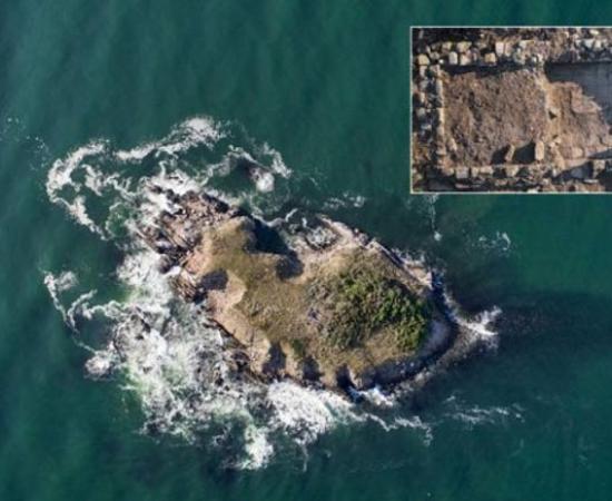 St. Thomas Island. (Inset:12th – 14th century monastery)