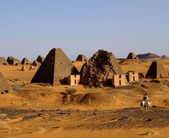 The flooding is threatening the Al-Bajrawiya archaeological site, home to almost two hundred Sudanese pyramids and the ancient burial site of the Kingdom of Kush. Source: zampe238 Adobe Stock