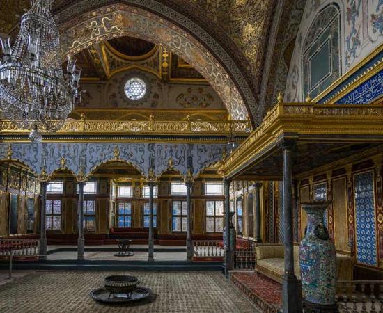 Sign Language Only in the Topkapi Palace of Suleiman!
