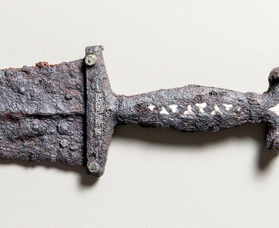 The Roman dagger found by an amateur archaeologist with a metal detector that revealed the “unknown” Swiss Roman battle site, where the twelfth Roman legion fought against local Celtic tribes.			Source: Schweizer Radio und Fernsehen