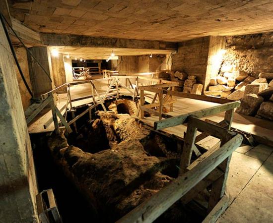 A photo of the interior of the Siebenberg House.