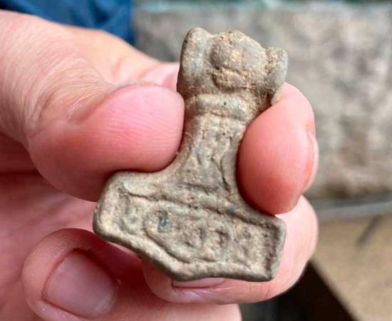 Thor’s Hammer amulet unearthed in Ysby, Sweden. Source: Patricia Torvalds/Radio Sweden