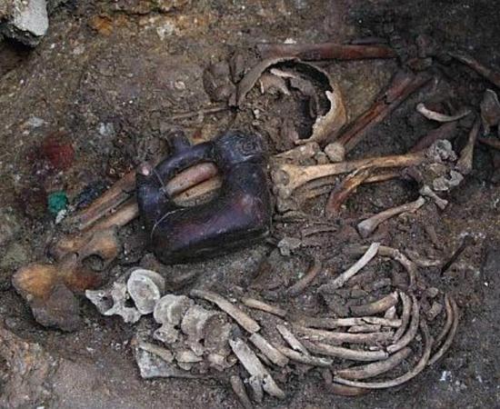 The double burial of the Serpent-Jaguar Priests, Pacopampa, Peru.
