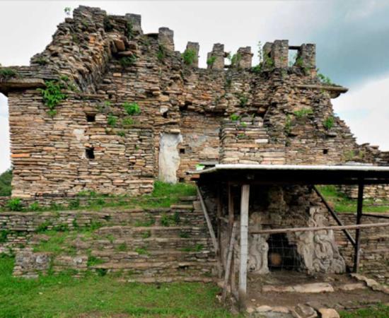 The Temple of the Sun at Tonina Archaeological site, Chiapas. (Mauricio Marat / INAH)  Entrance to the newly discovered crypt  Temple of the Sun of Toniná, where the bodies of their rulers were cremated. Source: Mauricio Marat / INAH