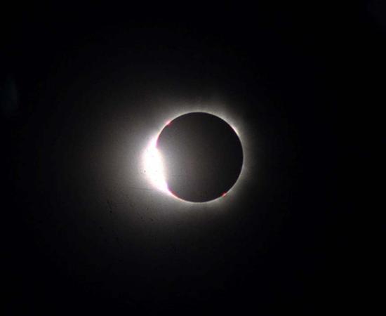“Diamond Ring” effect of a total solar eclipse. Aug. 11, 1999 in Bulgaria. 