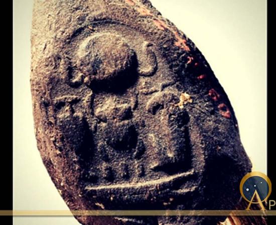 This mud sealing found in KV 54 is still attached to a piece of the papyrus tie that was used to secure a container. The impression preserves the throne name of Tutankhamun, Nebkheperure, and the epithets “beloved of Khnum” and “manifold of praises.”